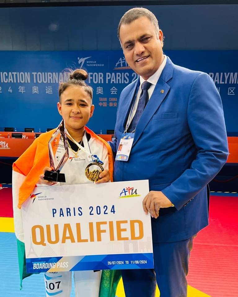 ARUNA TANWAR with her coach ARUNA TANWAR